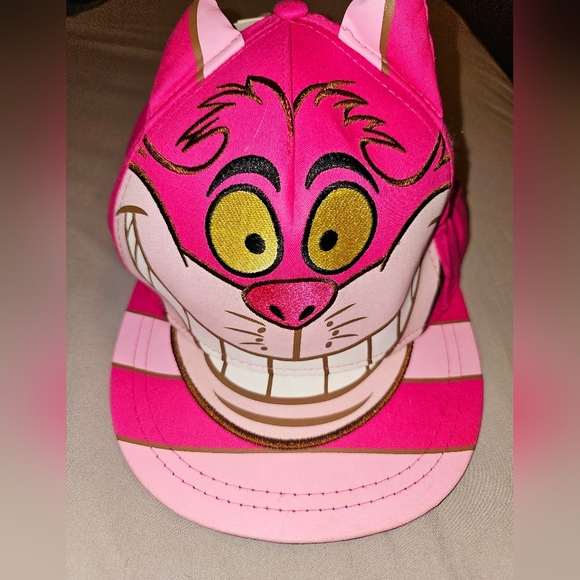 Disney Alice In Wonderland Cheshire Cat Hat  Fitted Sz Adult M/L BNWTS - Picture 1 of 7